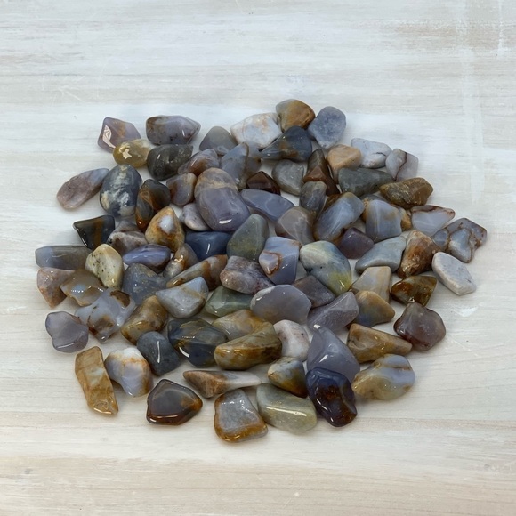 Blue Chalcedony Crystal - 8 Stones - Picture 1 of 7